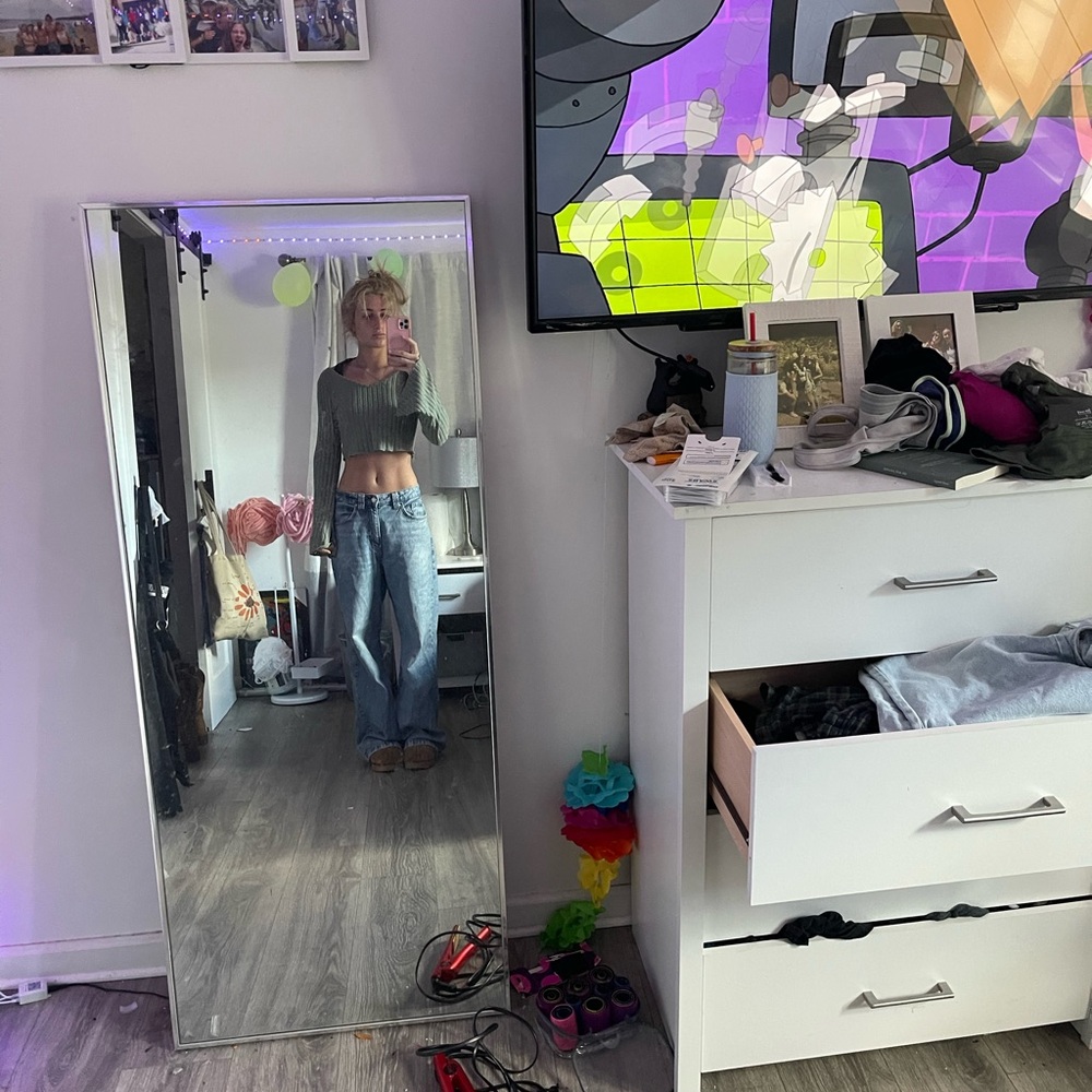 Gray Cropped Sweater and Blue Jeans